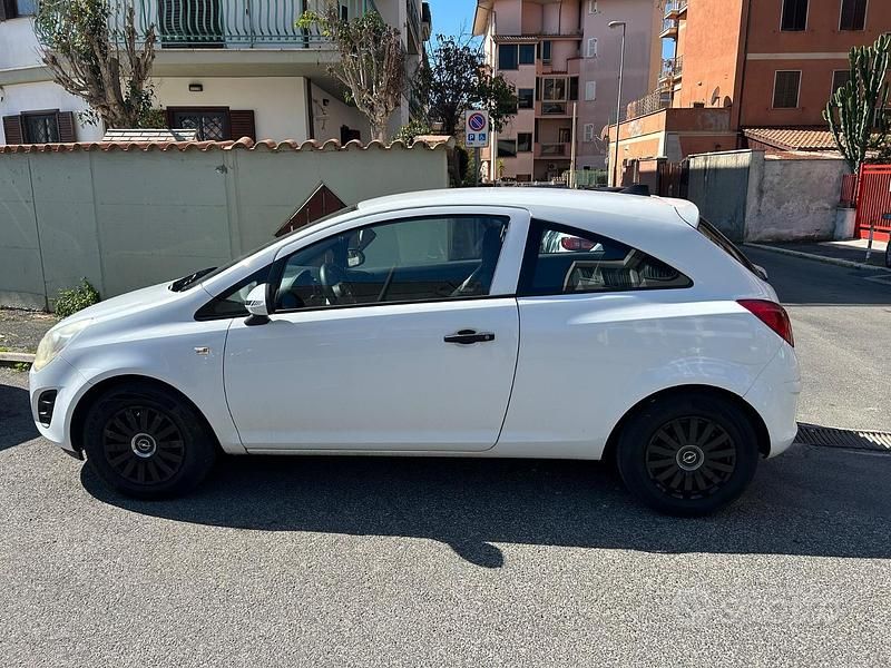 Usata Opel Corsa 2012 Bianco Utilitaria