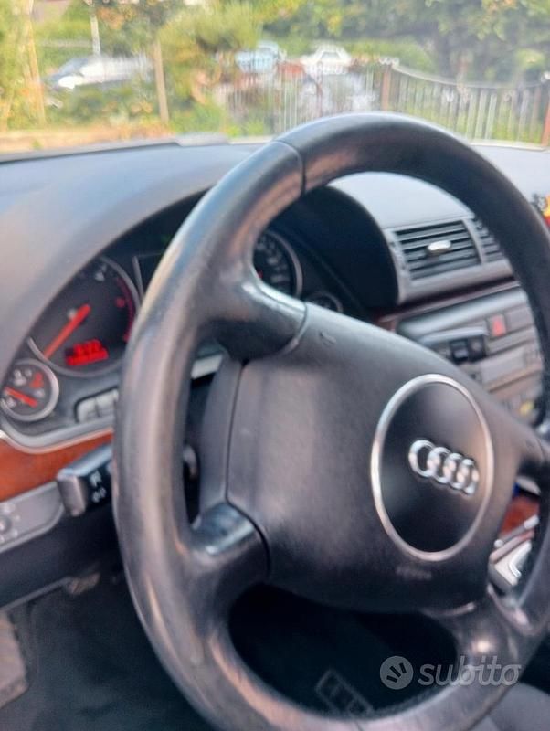 Usata Audi A4 102 CV (75 kW) 2004 Grigio Station wagon