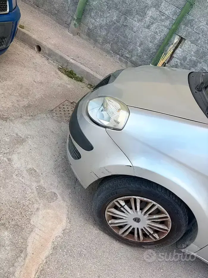 Usata Lancia Musa 95 CV (69 kW) 2005 Grigio Monovolume