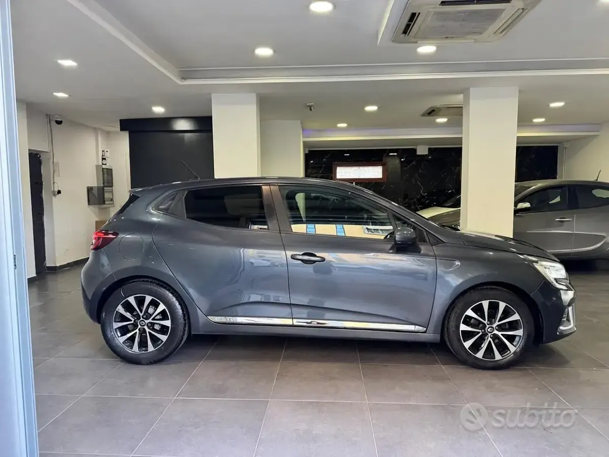 Usata Renault Clio V Edition One 101 CV (74 kW) 2020 Blu Berlina