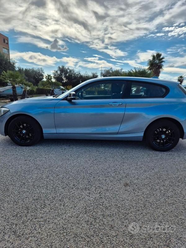 Usata BMW 118 Efficient Dynamics 143 CV (105 kW) 2013 Blu Utilitaria