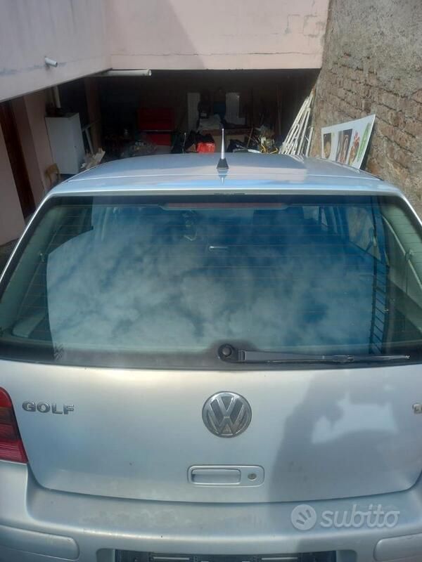 Usata VW Golf IV 101 CV (74 kW) 2000 Grigio Utilitaria