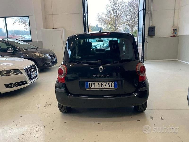 Usata Renault Modus Dynamique 75 CV (55 kW) 2008 Nero Monovolume