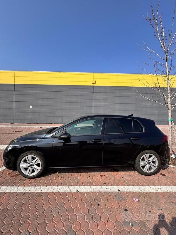 Usata VW Golf VII Life 150 CV (110 kW) 2020 Nero Berlina