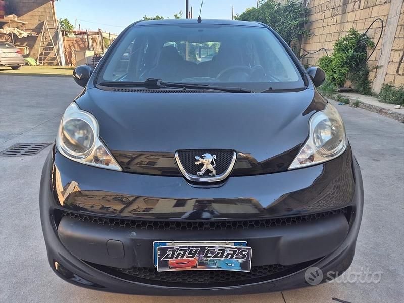 Nero Usata 2008 Peugeot 107 Due volumi | 3299 € (Buon prezzo) - Immagine 1/4
