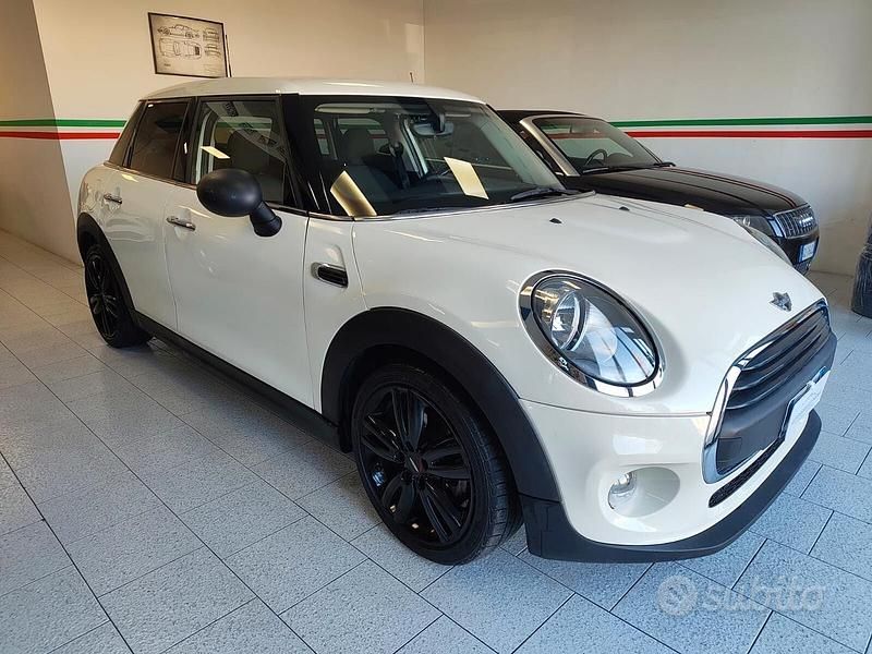 Usata Mini ONE 75 CV (55 kW) 2016 Beige Utilitaria