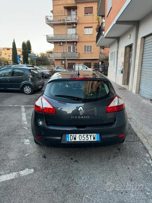 Usata Renault Mégane III 110 CV (80 kW) 2009 Grigio Utilitaria