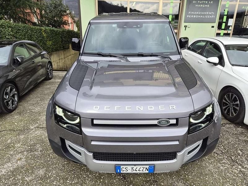 Usata Land Rover Defender SE Dynamic 200 CV (147 kW) 2024 Grigio SUV