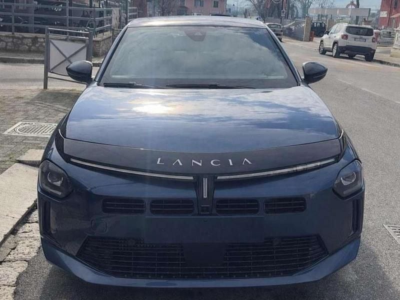 Usata Lancia Ypsilon 101 CV (74 kW) 2024 Utilitaria