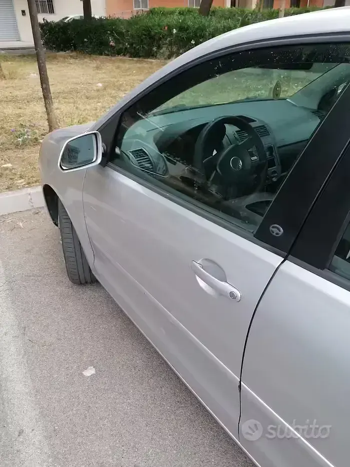 Usata VW Polo 75 CV (55 kW) 2006 Grigio Utilitaria