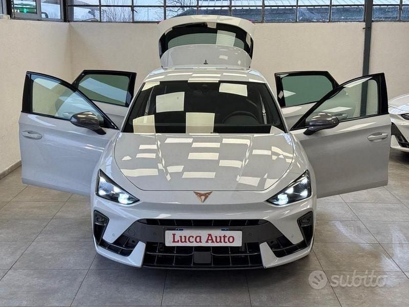 Usata Cupra Leon 150 CV (110 kW) 2025 Bianco Berlina