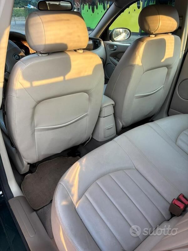 Usata Jaguar X-type 156 CV (114 kW) 2002 Verde Berlina