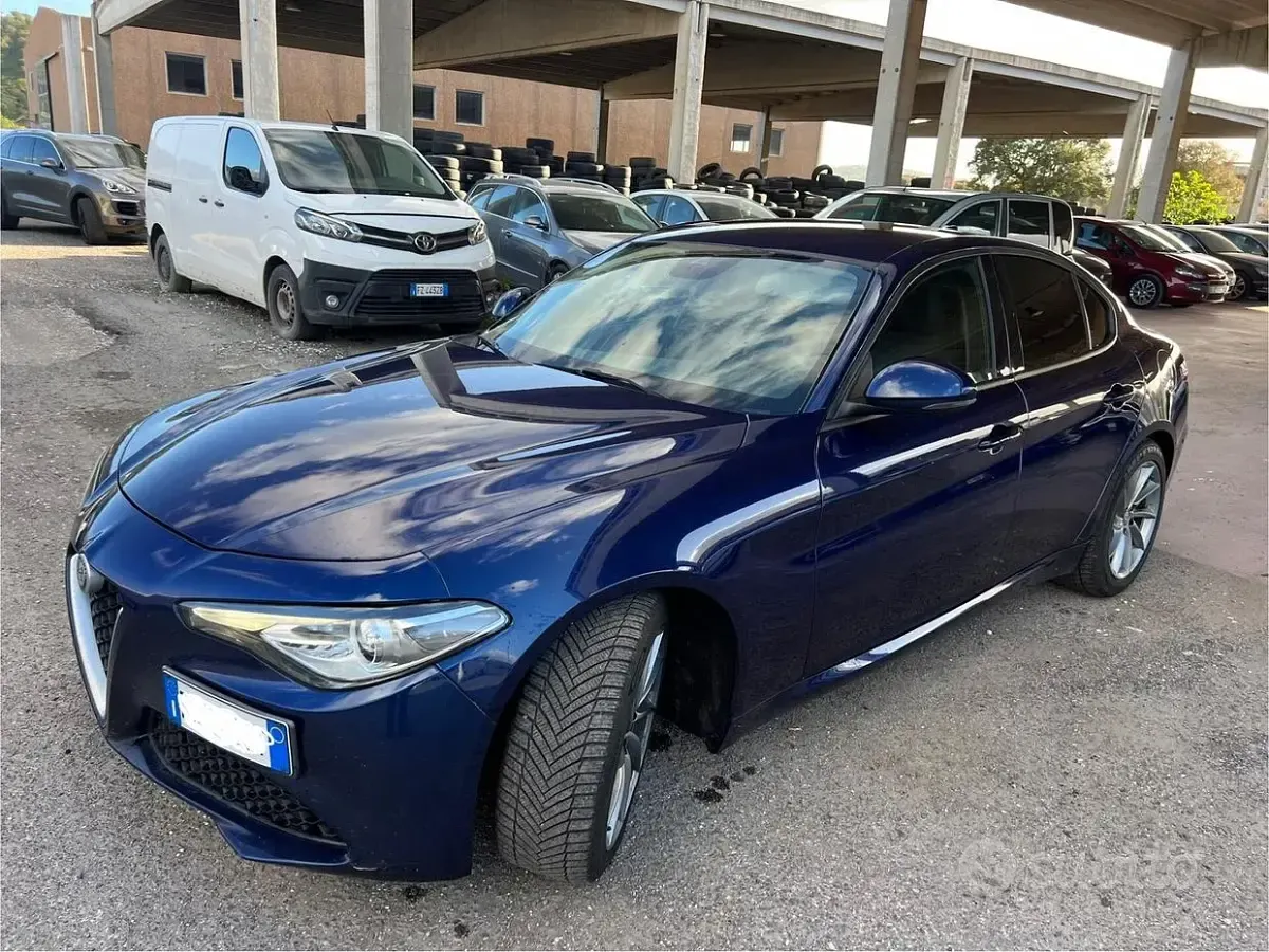 Gebraucht Alfa Romeo Giulia 150 PS (110 kW) 2017 Blau Limousine