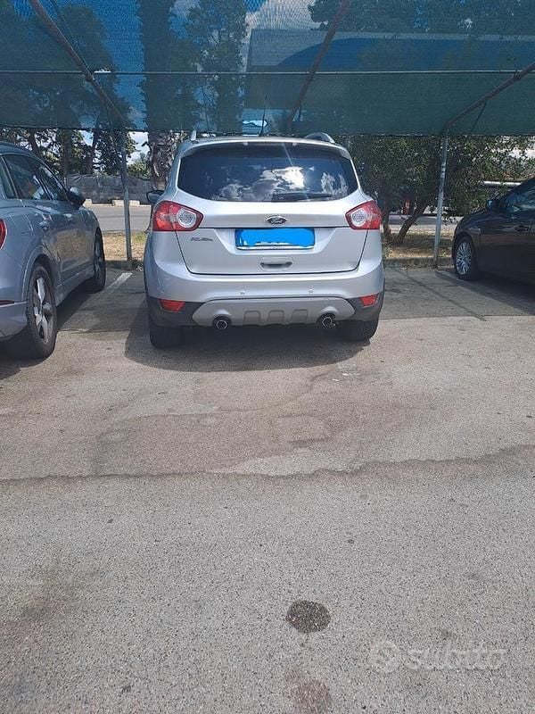 Usata 2012 Ford Kuga SUV | 7800 € (Buon prezzo) - Immagine 1/4