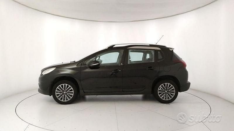 Usata Peugeot 2008 Active 82 CV (60 kW) 2016 Nero SUV