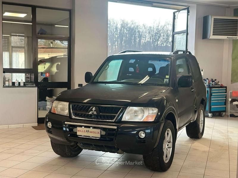 Usata Mitsubishi Pajero Invite 116 CV (85 kW) 2005 Nero SUV