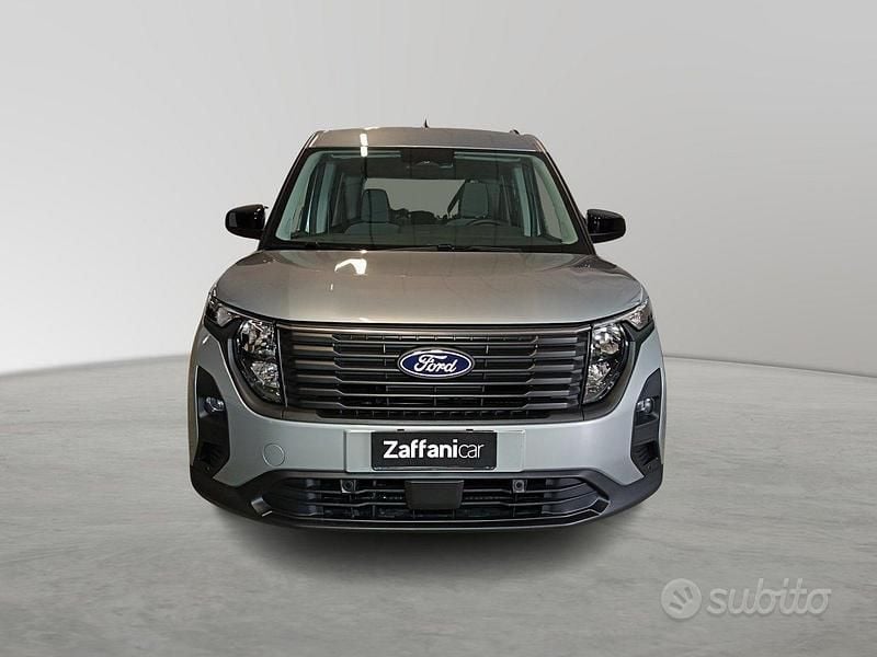 Usata Ford Tourneo Courier Titanium 125 CV (91 kW) 2025 Marrone Monovolume