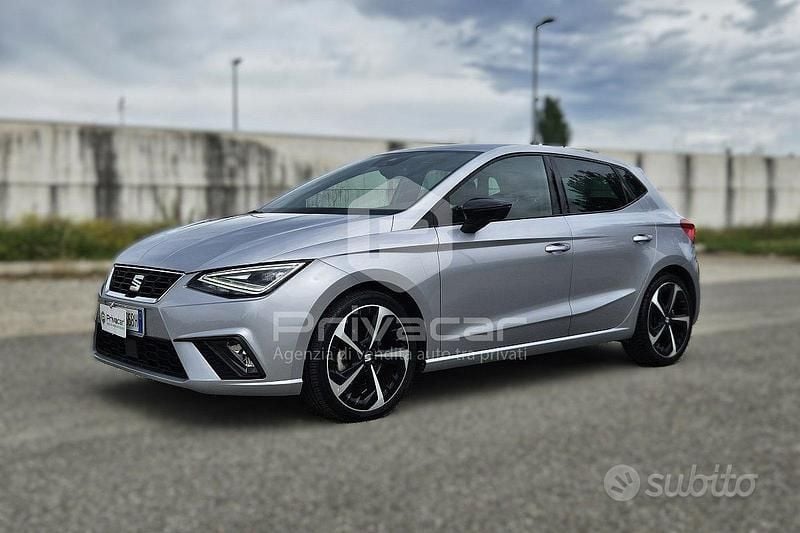 Grigio Usata 2023 Seat Ibiza FR Tre volumi | 14.000 € (Super prezzo) - Immagine 1/4