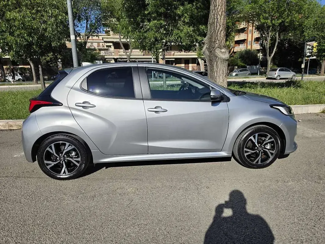 Usata Toyota Yaris Hybrid Trend 92 CV (67 kW) 2024 Berlina