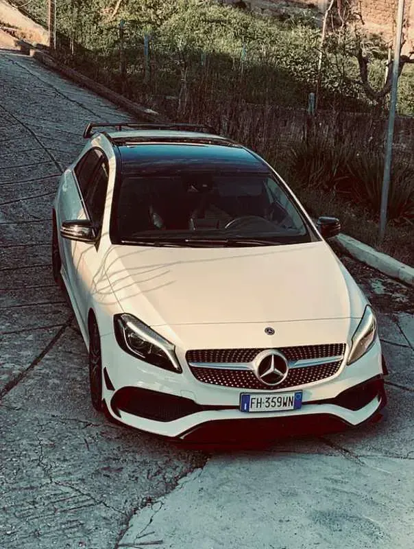 Usata Mercedes A180 Premium 109 CV (80 kW) 2017 Utilitaria