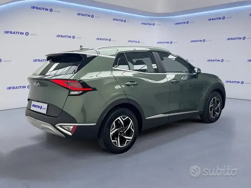 Usado Kia Sportage 137 CV (100 kW) 2022 Gris SUV