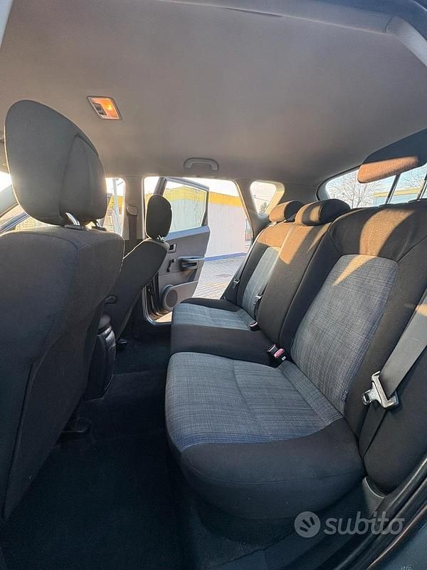 Usata Kia Ceed 95 CV (69 kW) 2010 Grigio Utilitaria