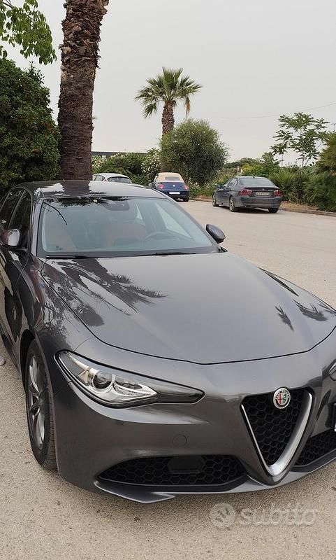 Grigio Usata 2019 Alfa Romeo Giulia Business Tre volumi | 14.200 € (Ottimo prezzo) - Immagine 1/4