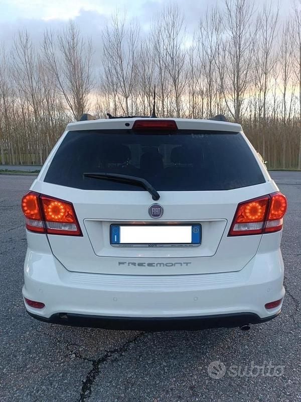 Usata Fiat Freemont 140 CV (102 kW) 2011 Bianco SUV