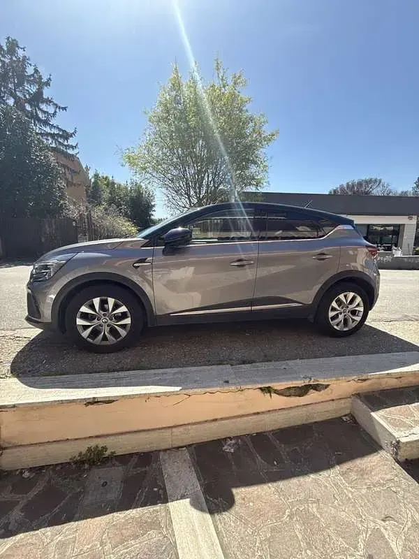 Usata Renault Captur Intens 95 CV (69 kW) 2020 Grigio SUV
