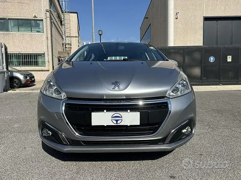 Usata Peugeot 208 Allure 83 CV (61 kW) 2019 Grigio Utilitaria