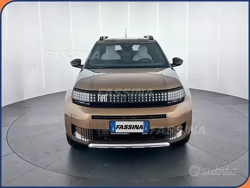 Nuova Fiat Grande Panda La Prima 83 kW (113 CV) 2025 Marrone Utilitaria