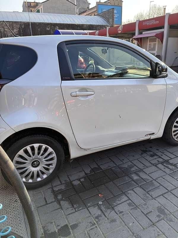 Usata Toyota iQ 68 CV (50 kW) 2011 Utilitaria
