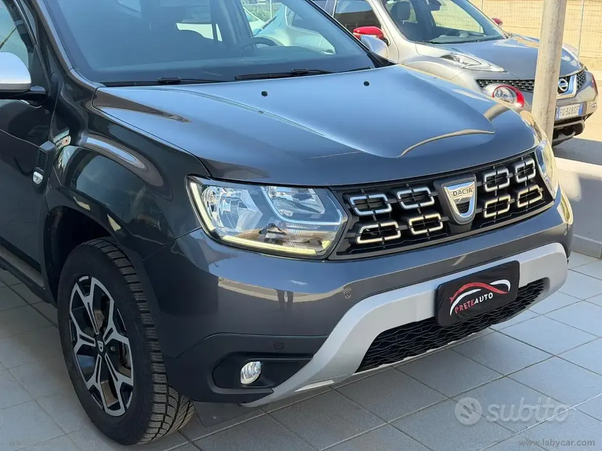 Usata Dacia Duster Prestige 101 CV (74 kW) 2021 Grigio SUV