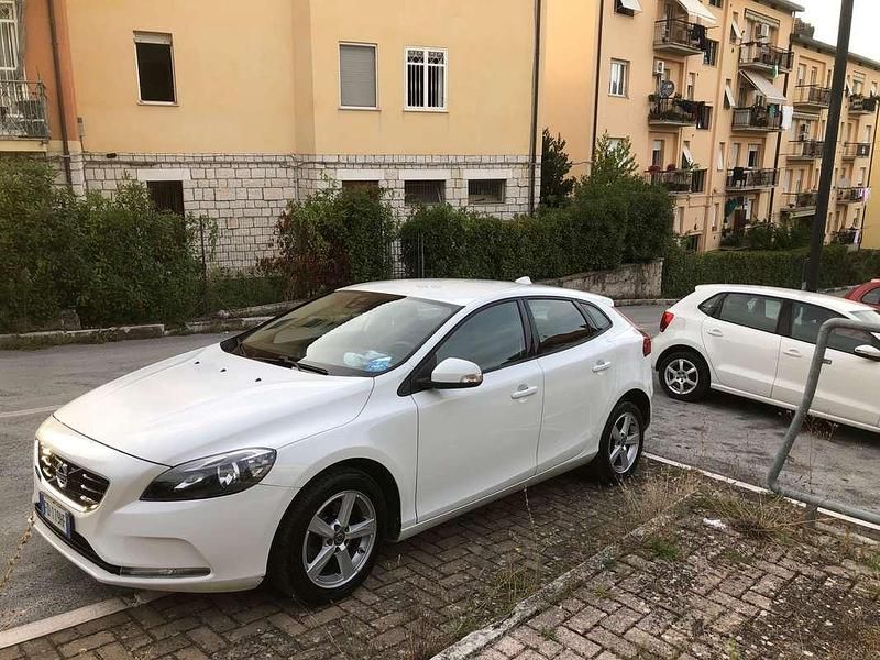 Usata Volvo V40 120 CV (88 kW) 2016 Station wagon