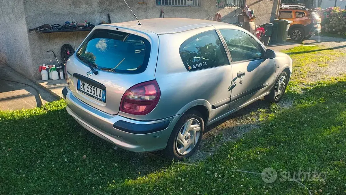 Usata Nissan Almera 87 CV (63 kW) 2001 Grigio Berlina
