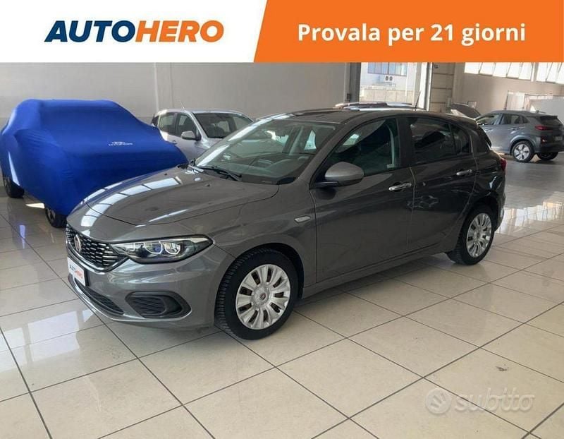 Grigio Usata 2018 Fiat Tipo Easy Tre volumi | 9999 € (Buon prezzo) - Immagine 1/2
