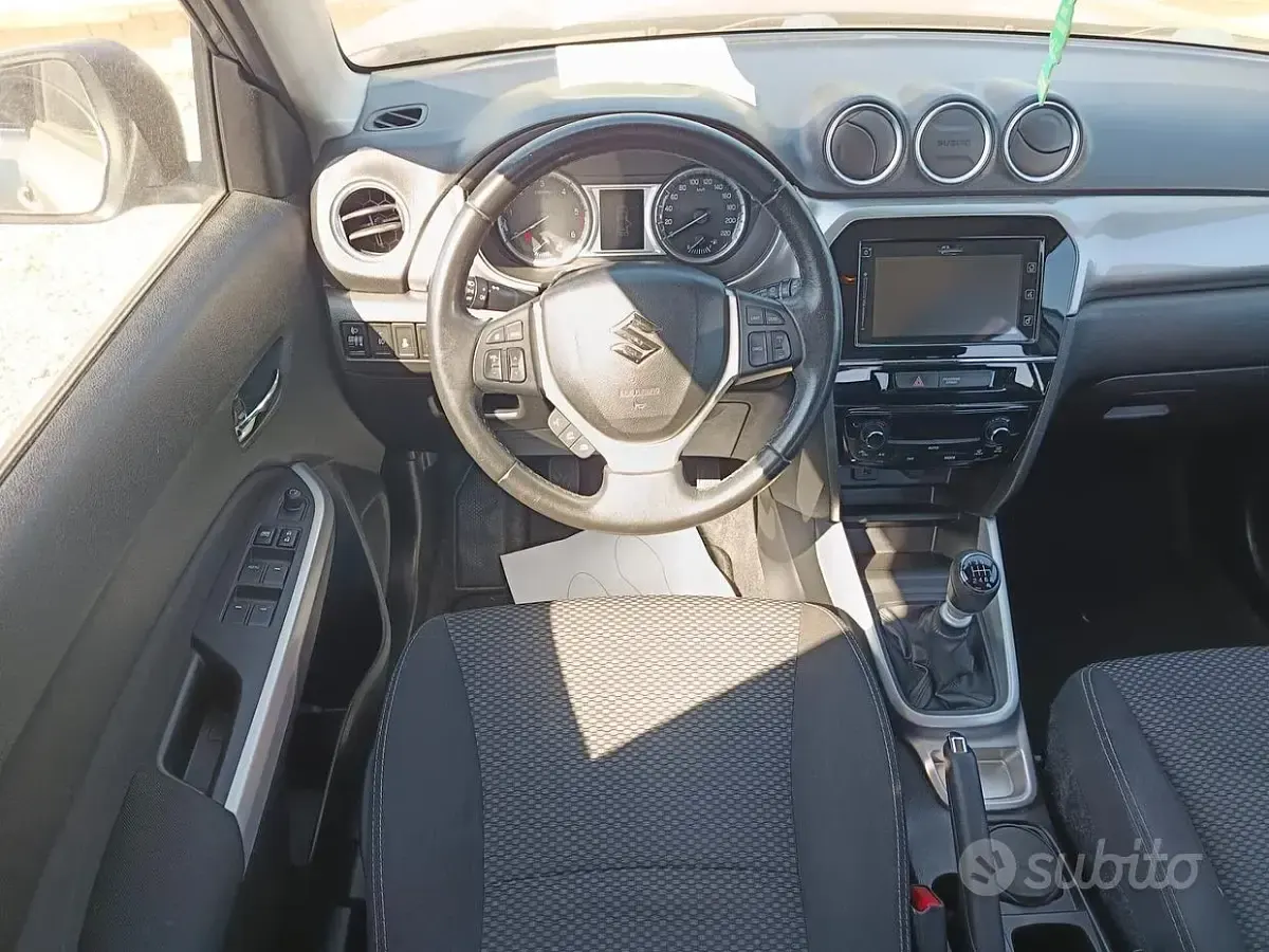 Usata Suzuki Vitara 120 CV (88 kW) 2017 Grigio SUV