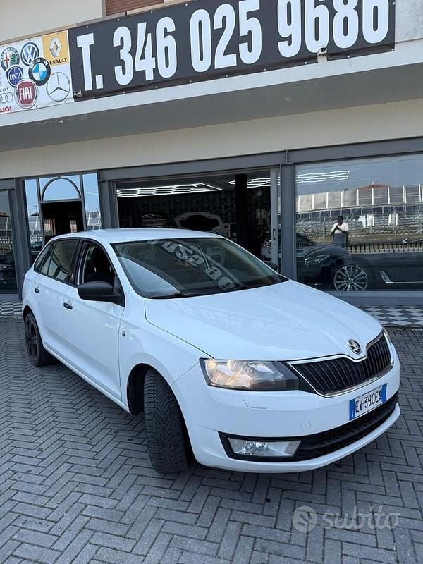 Usata Skoda Rapid Active 90 CV (66 kW) 2014 Bianco Utilitaria