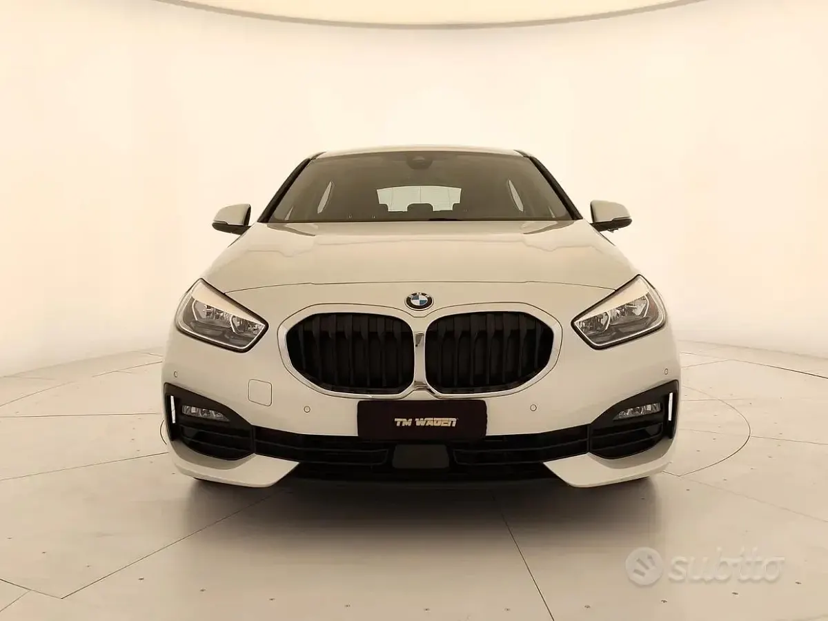 Usata BMW 116 Advantage 116 CV (85 kW) 2023 Bianco Utilitaria