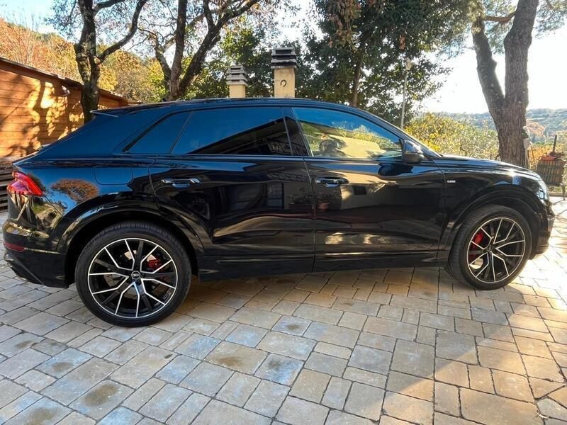 Usata Audi Q8 Sport 286 CV (210 kW) 2022 Nero SUV