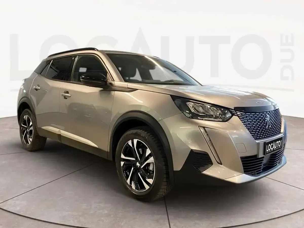 Usata Peugeot 2008 Allure 131 CV (96 kW) 2023 Grigio SUV