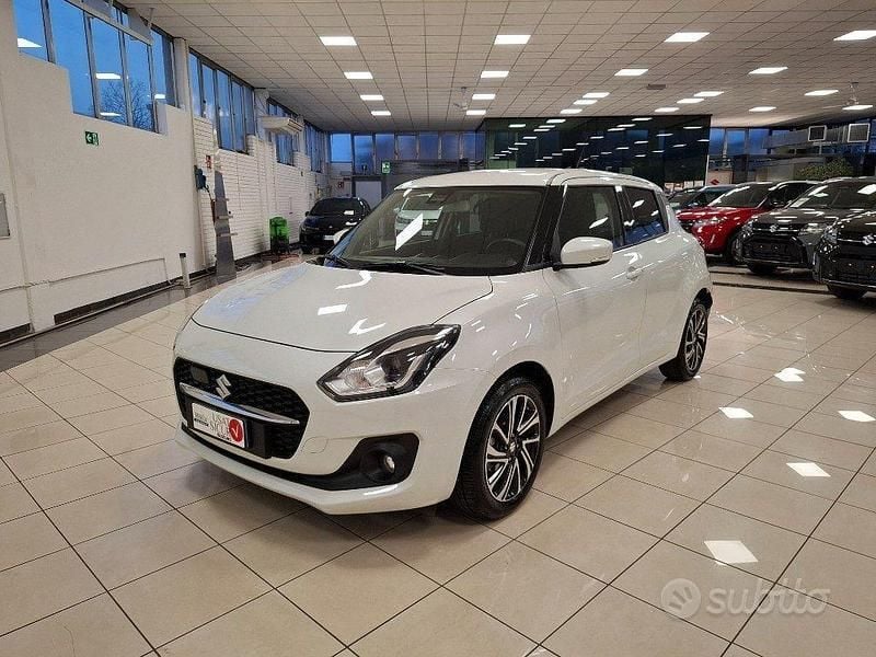 Usata Suzuki Swift 83 CV (61 kW) 2023 Bianco Utilitaria
