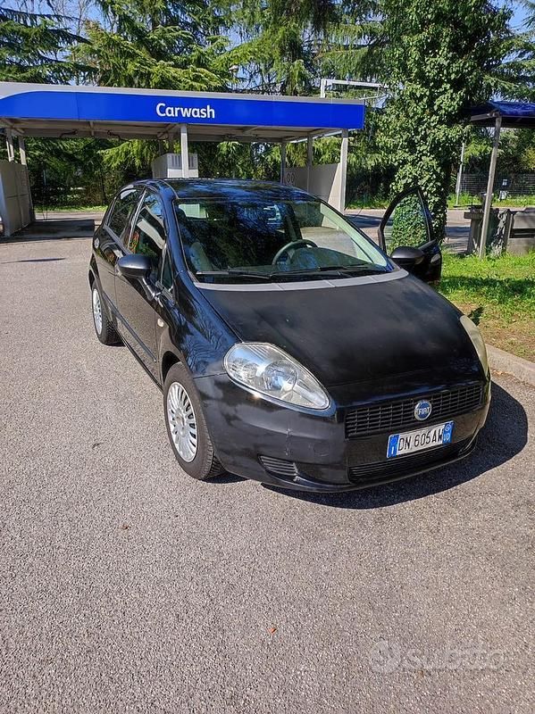 Usata Fiat Grande Punto 77 CV (56 kW) 2008 Nero Utilitaria