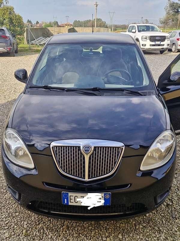 Usata Lancia Ypsilon Platinum 77 CV (56 kW) 2010 Nero Utilitaria