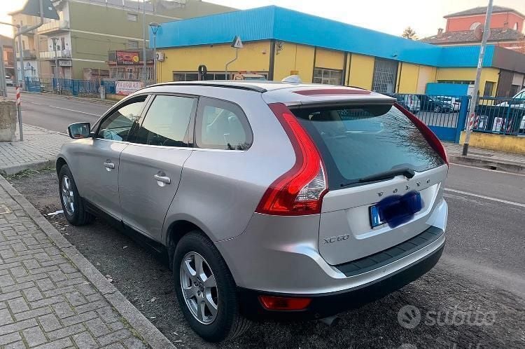 Usata Volvo XC60 185 CV (136 kW) 2009 Grigio SUV