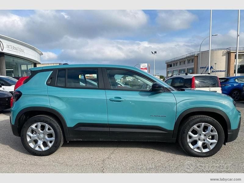 Occasion Jeep Avenger Altitude 101 PK (74 kW) 2024 Blauw SUV
