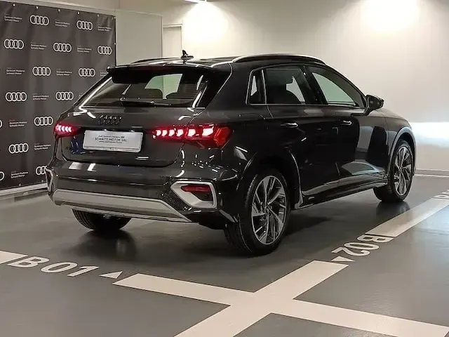 Usata Audi A3 Advanced 150 CV (110 kW) 2024 Grigio manhattan Berlina