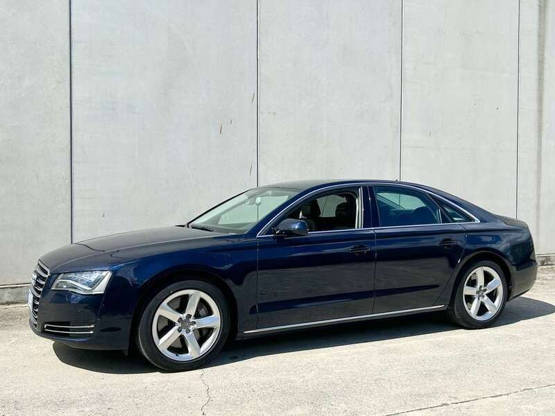 Blu/azzurro Usata 2013 Audi A8 Berlina | 15.000 € (Buon prezzo) - Immagine 1/4