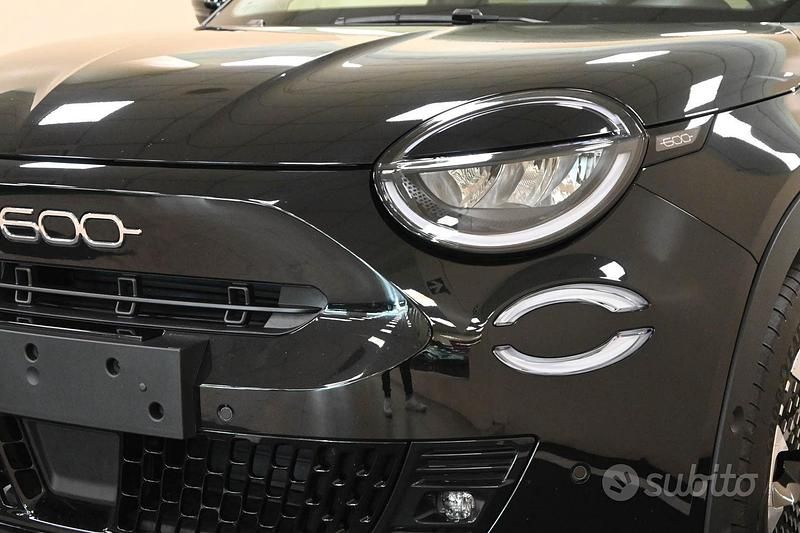 Usata Fiat 600 101 CV (74 kW) 2024 Nero SUV