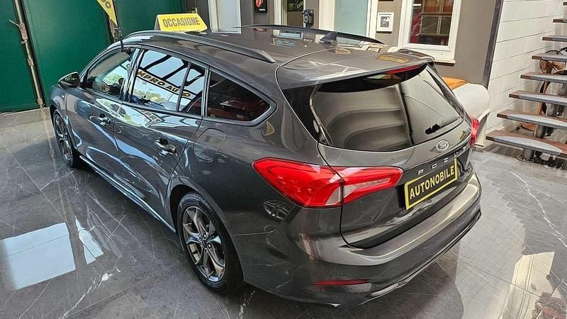 Usata Ford Focus ST-Line 125 CV (91 kW) 2020 Grigio Station wagon